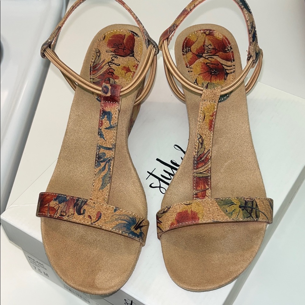 2&1/2 cork wedge sandals with mobile elastic strap for comfort Size 7&1/2 M